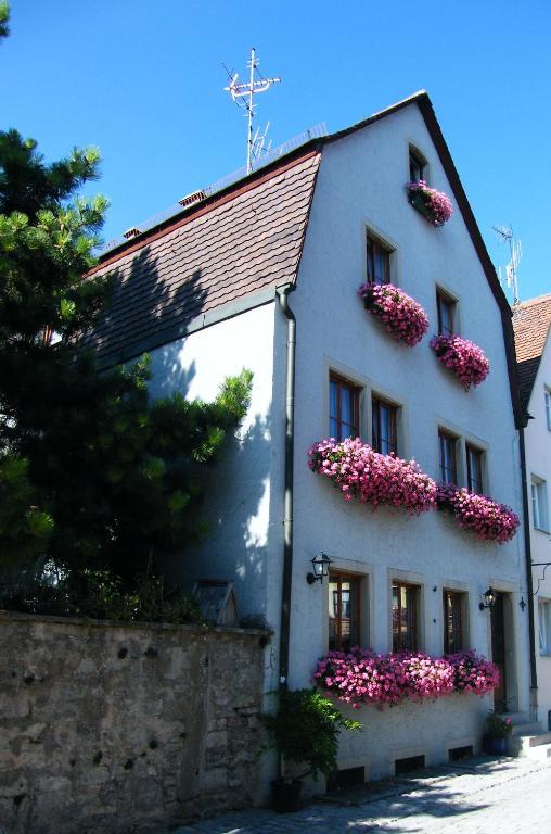 Pension Hofmann-Schmolzer Rothenburg ob der Tauber Exterior photo