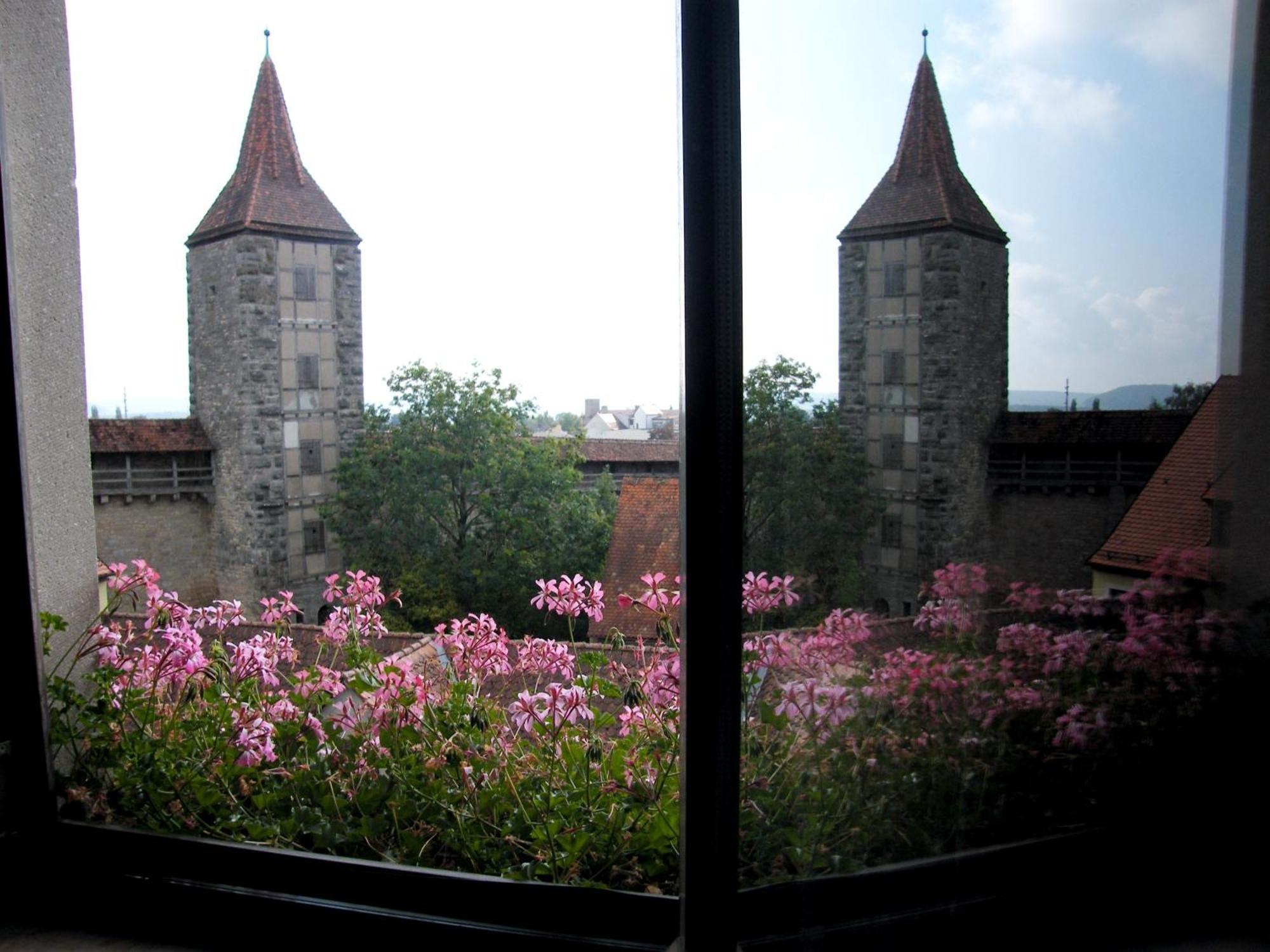 Pension Hofmann-Schmolzer Rothenburg ob der Tauber Exterior photo